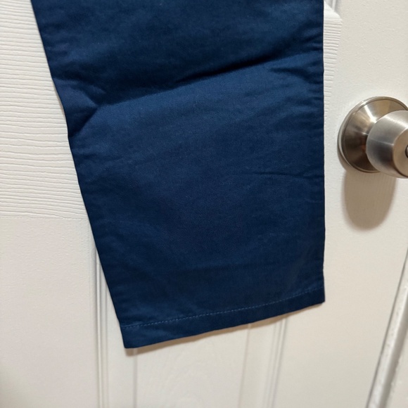 Men’s Khaki Pants (33x28) | Gap Lived-in Slim Khakis - Picture 7 of 10